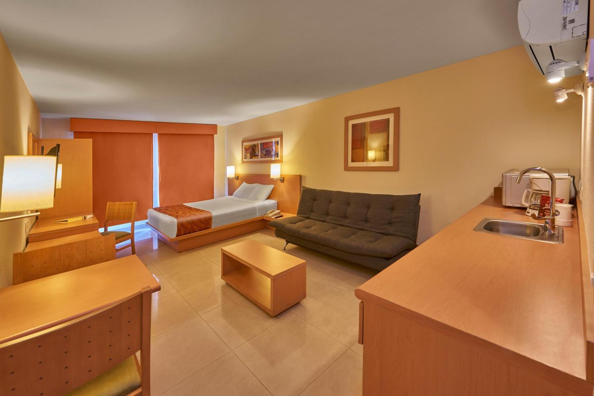 Hotel Express By Marriott Mazatlán